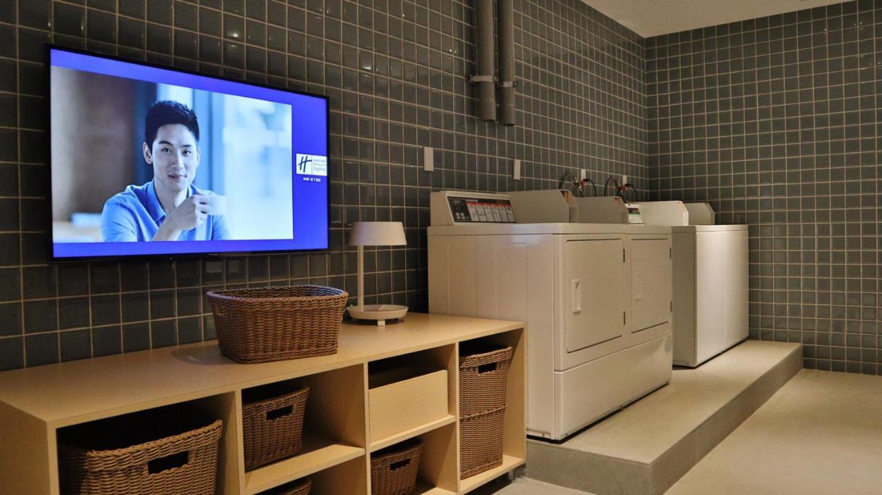 Holiday Inn Express Taichung Fengchia By Ihg Extérieur photo