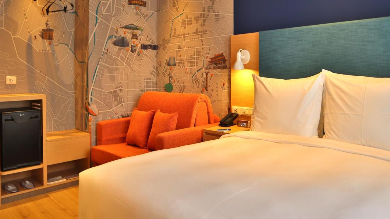 Holiday Inn Express Taichung Fengchia By Ihg Extérieur photo