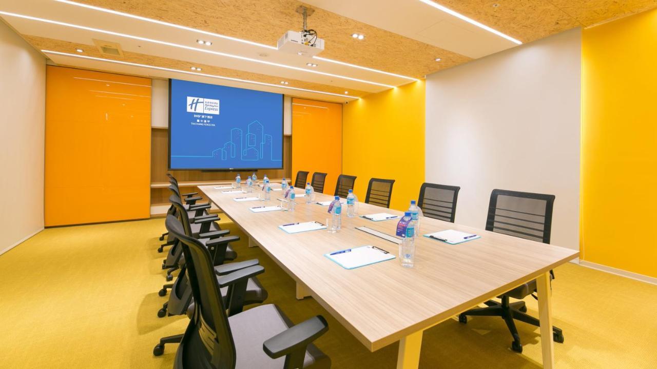 Holiday Inn Express Taichung Fengchia By Ihg Extérieur photo