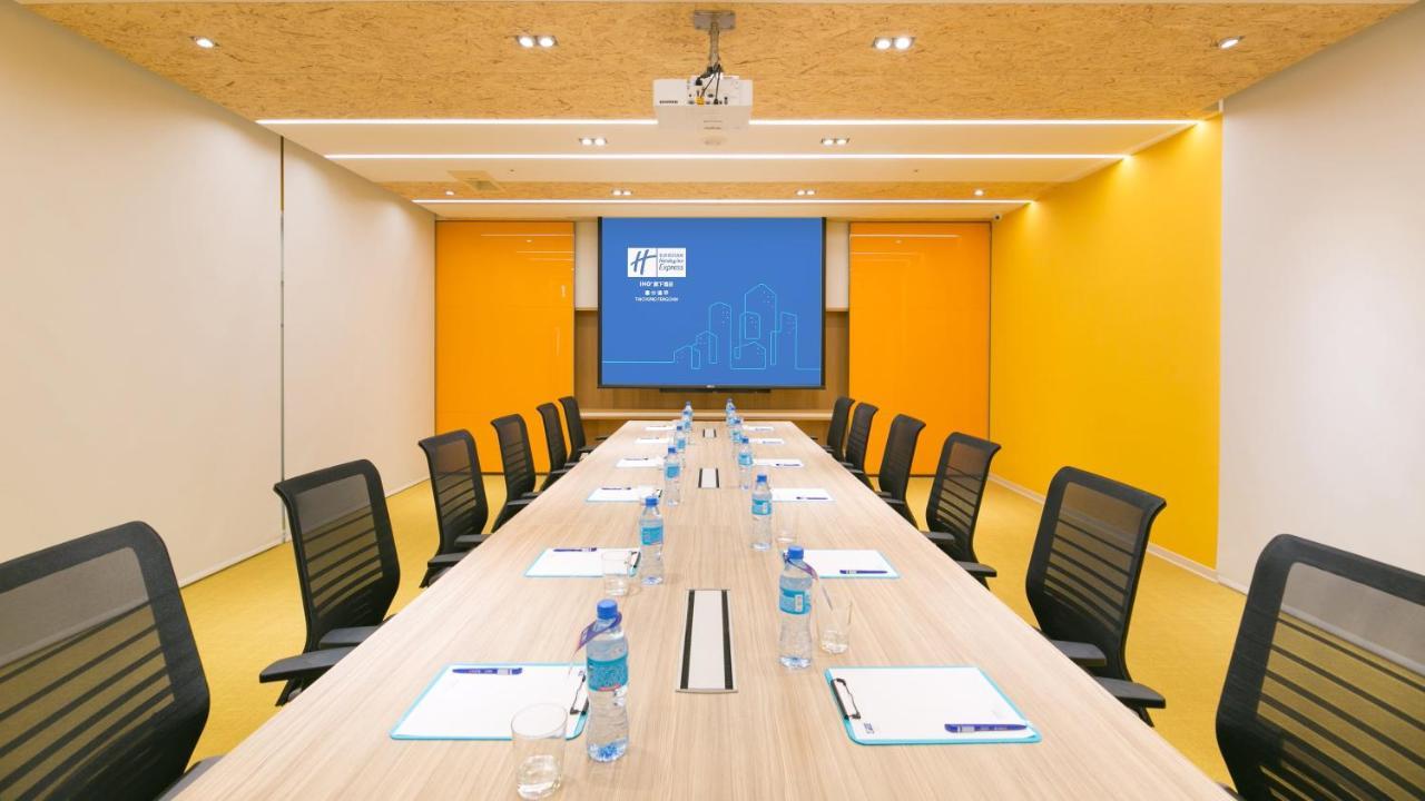 Holiday Inn Express Taichung Fengchia By Ihg Extérieur photo