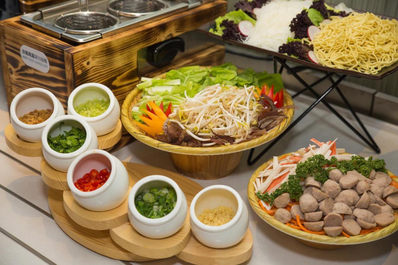 Holiday Inn Express Taichung Fengchia By Ihg Extérieur photo