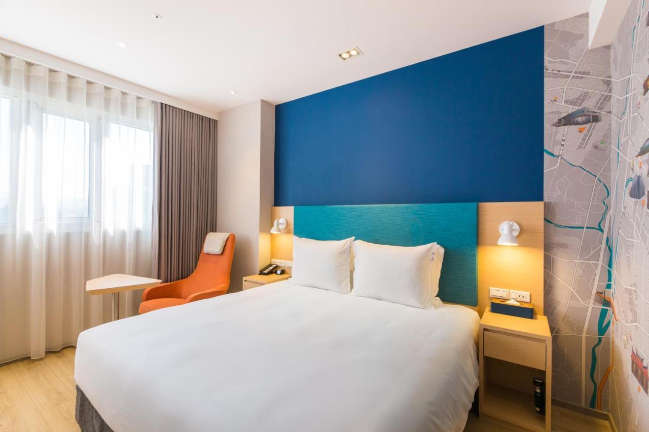 Holiday Inn Express Taichung Fengchia By Ihg Extérieur photo