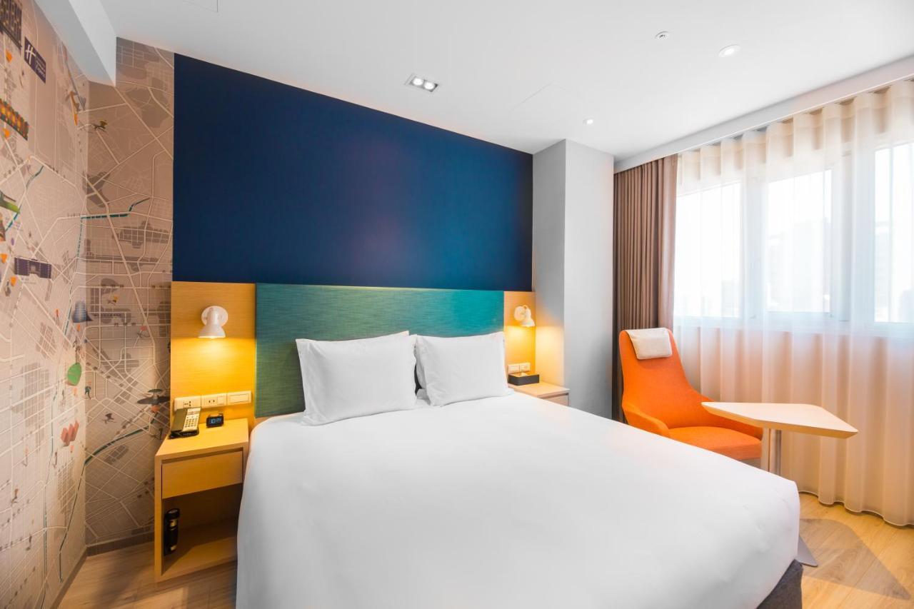Holiday Inn Express Taichung Fengchia By Ihg Extérieur photo