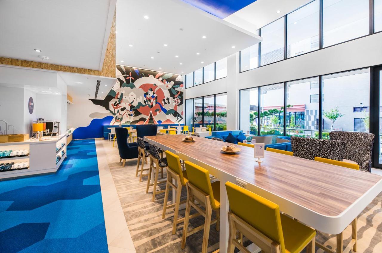 Holiday Inn Express Taichung Fengchia By Ihg Extérieur photo