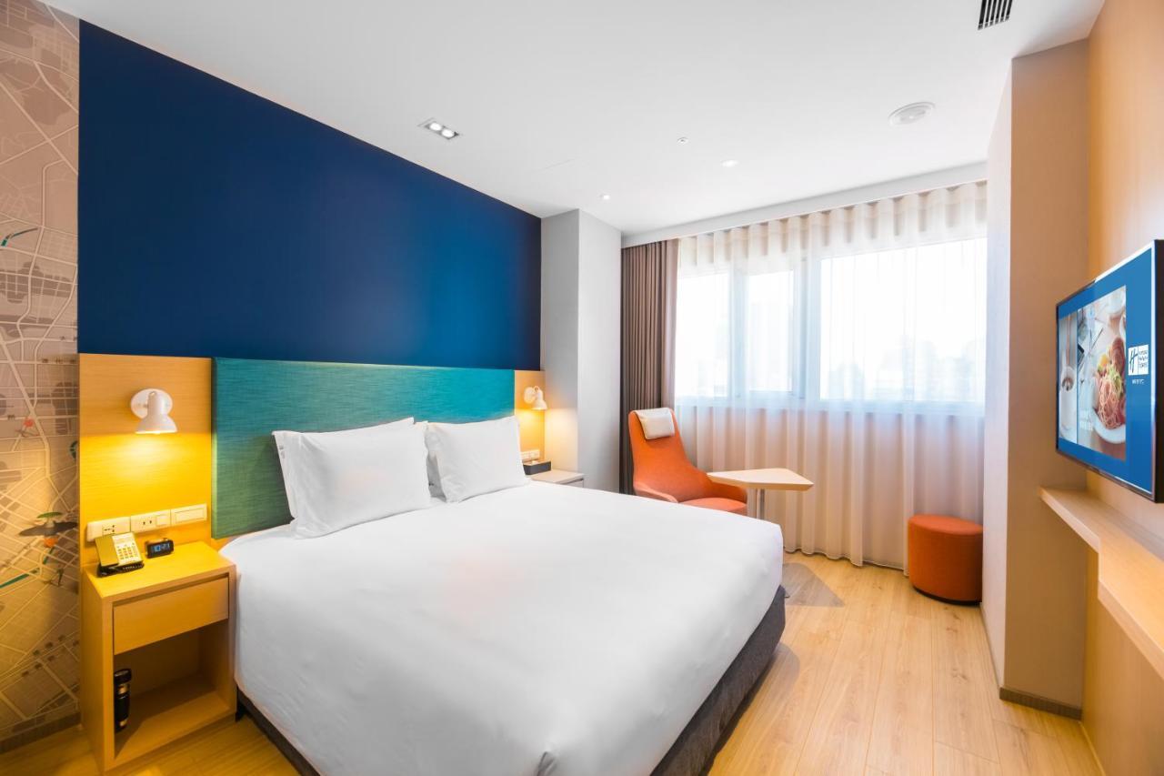 Holiday Inn Express Taichung Fengchia By Ihg Extérieur photo