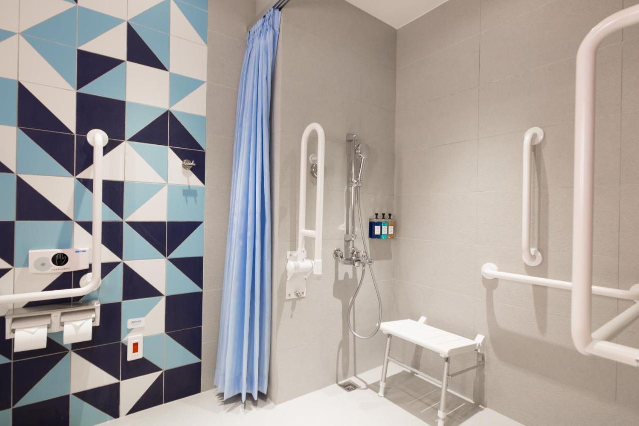 Holiday Inn Express Taichung Fengchia By Ihg Extérieur photo